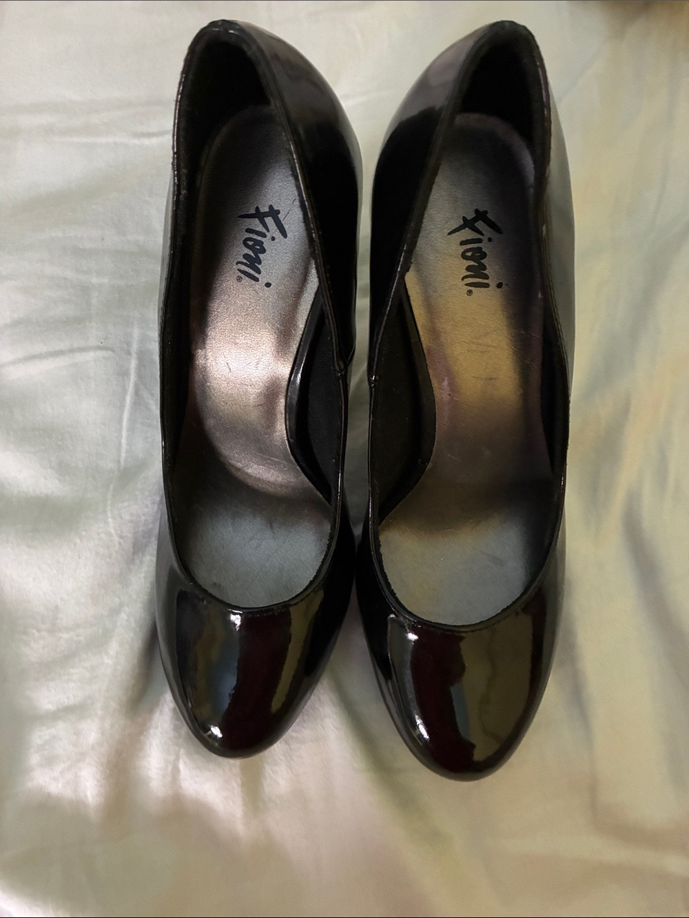 Black Pumps
